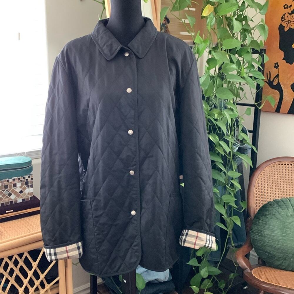 Burberry London Classic Black Diamond Quilted Preppy Snap Up Barn Jacket